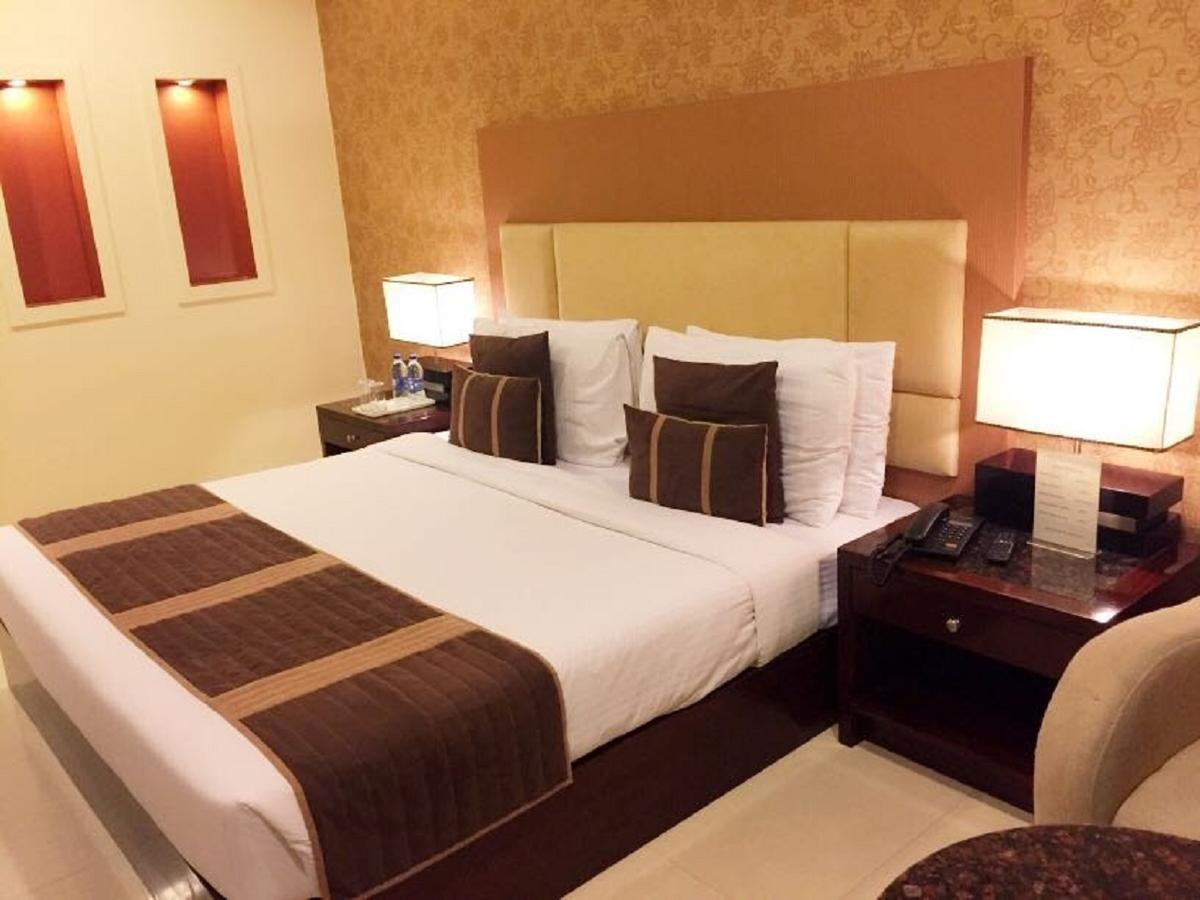 Hotel Vista New Delhi Exterior photo