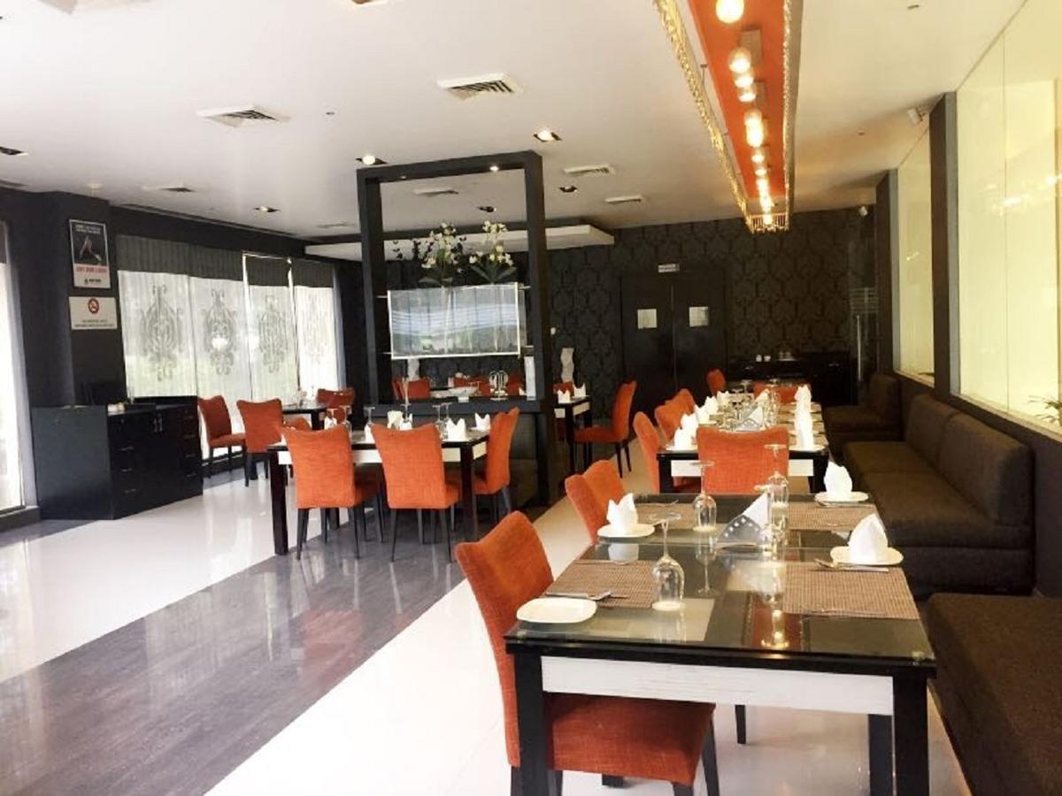 Hotel Vista New Delhi Exterior photo